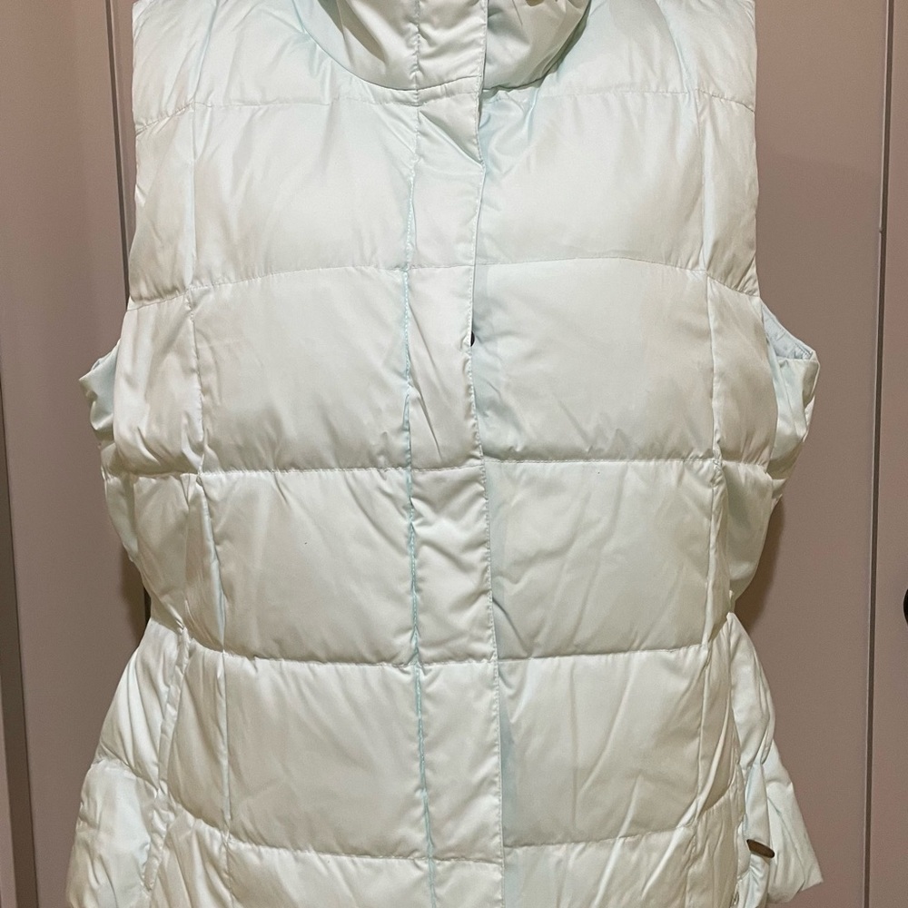 Vintage Eddie Bauer Women's Light Blue Mint Colored Puffer Vest